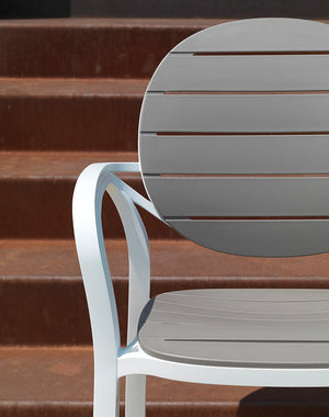 Nardi Palma outdoor chair, a high-quality, comfortable and durable piece of outdoor furniture.